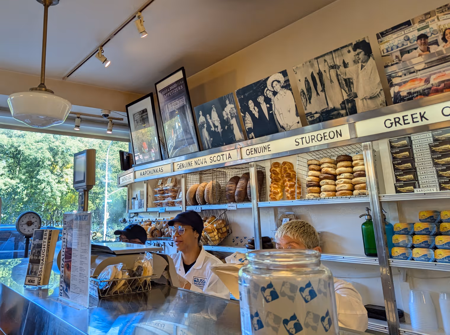 Interno Russ & Daughters.
