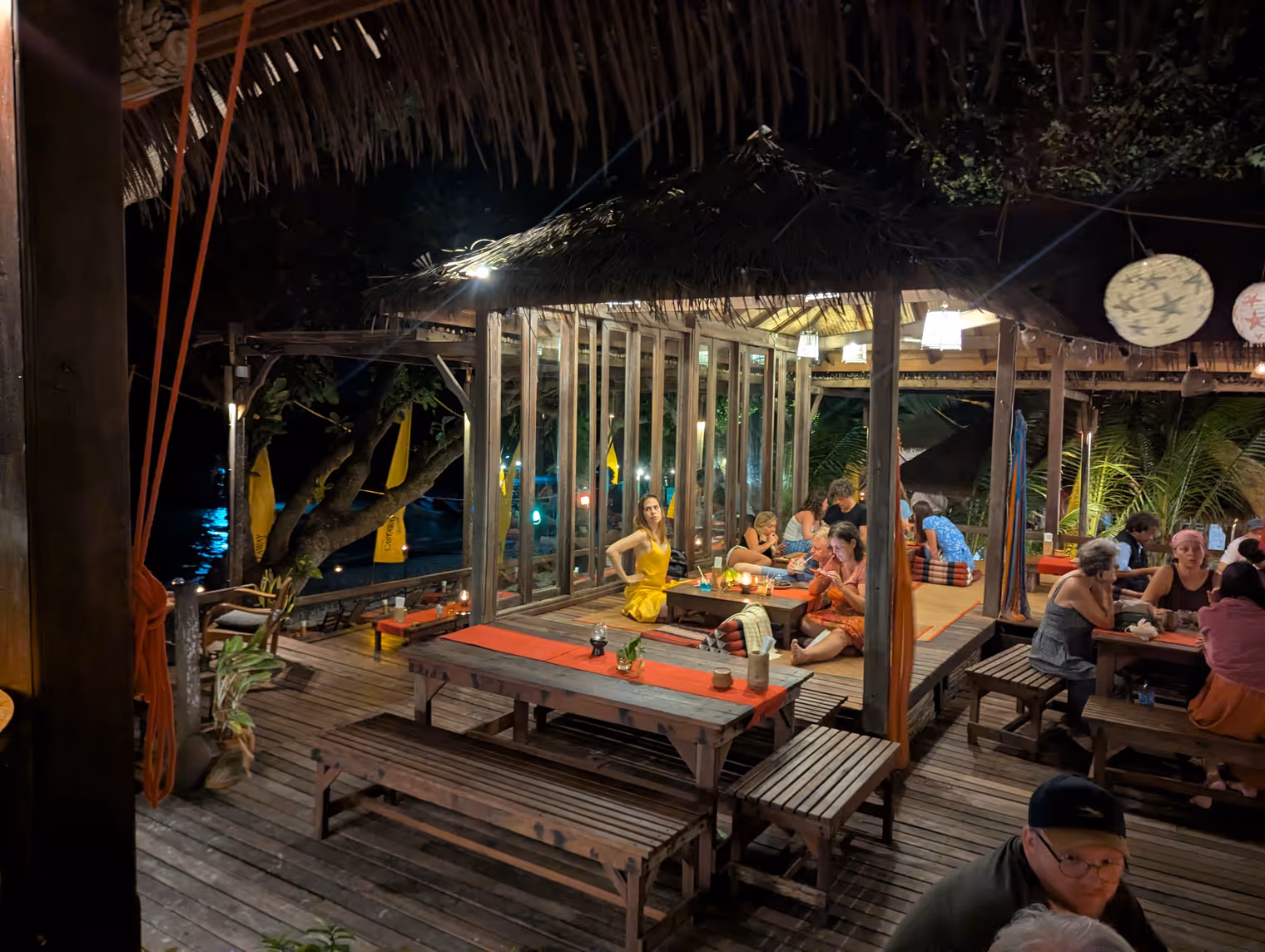 Atmosfera serale al ristorante "Castaway"
